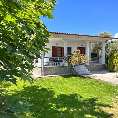 Sea And House