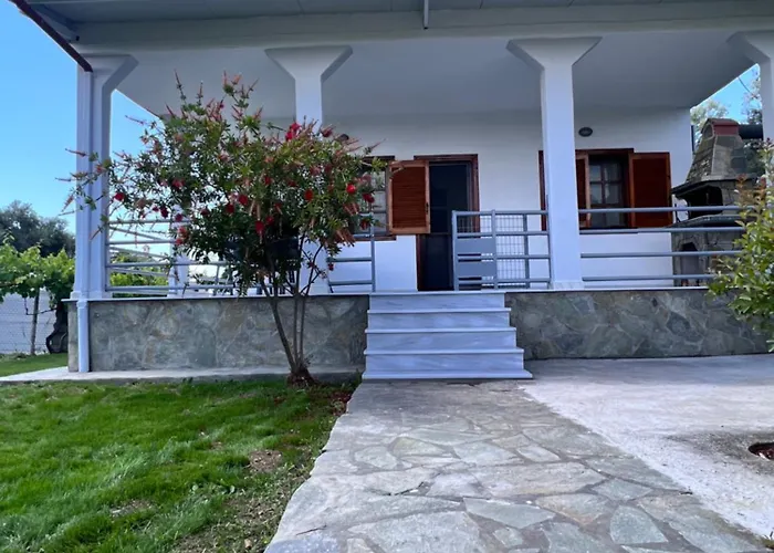 Sea And House