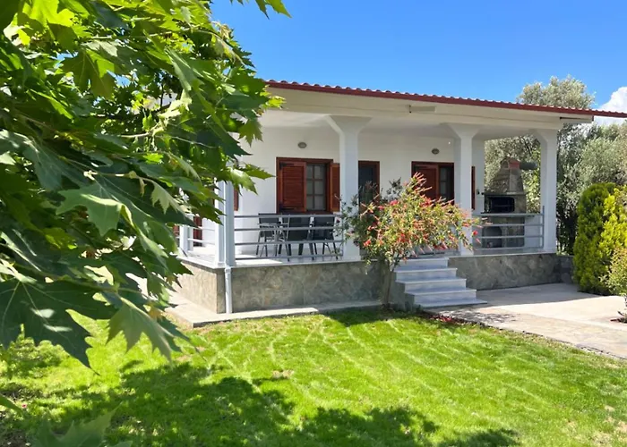 Sea And House